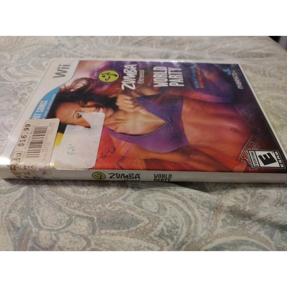 Zumba Fitness World Party (Nintendo Wii, 2013) Complete Tested Free shipping USA